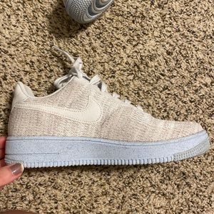 Kids Nike size 6.5 Womens size (8) great condition worn once